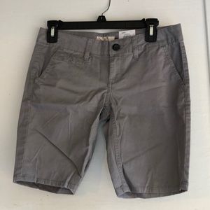 Grey Bermuda shorts with pockets